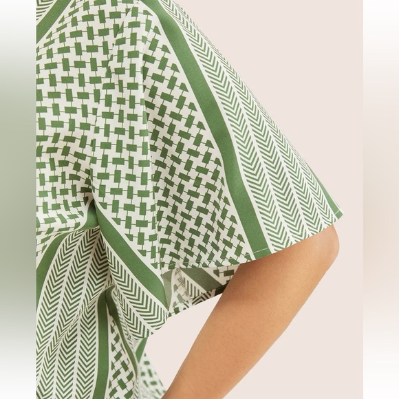 BloomChic Plus Size Geometric Contrast Ruffle Sleeve Wrap Blouse - Picture 4 of 8